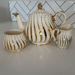 Sadler England Cream and Gold Teapot, creamer and sugar Set